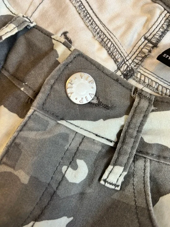 VIP Camo Cargo Pants - Green & Cream - Picture 4 of 9